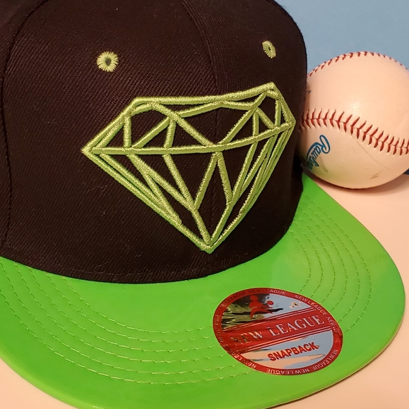 Black & Neon Green Diamond Snapback Hat - Picture 5 of 6